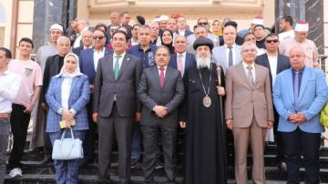 محافظ الشرقية يزور مطرانية فاقوس للتهنئة بعيد القيامة المجيد محافظ الشرقية يزور مطرانية فاقوس للتهنئة بعيد القيامة المجيد