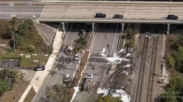 تحطم طائرة على خطوط السكك الحديدية في ولاية فلوريدا الأمريكية