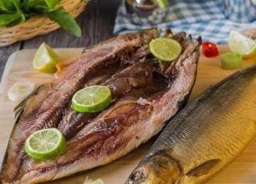 لماذا ينصح بتناول الليمون مع الرنجة والفسيخ في شم النسيم؟.. 7 فوائد غير متوقعة