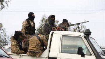 أحقاد قاتلة وخوف متجدد.. عصابات مسلحة متجولة تجتاح مدينة سورية