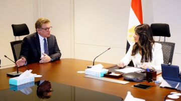 رانيا المشاط تبحث تطورات تنفيذ الاستراتيجية القطرية