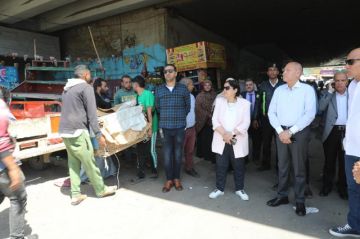 محافظ القاهرة يتفقد نقل الباعة الجائلين لموقف السلام الجديد