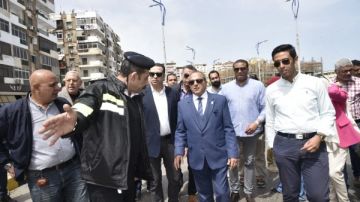 محافظ بورسعيد يتفقد أعمال رصف ورفع كفاءة شارع كسرى محافظ بورسعيد يتفقد أعمال رصف ورفع كفاءة شارع كسرى