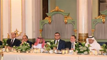 وزير الإسكان يستعرض تنوع الفرص الاستثمارية بالمدن الجديدة والمناطق السياحية