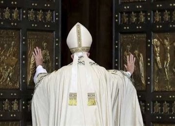 ماذا يحدث عندما يموت بابا الفاتيكان؟ يدفنون في ثلاثة توابيت والبابا فرانسيس ألغى هذا الطقس