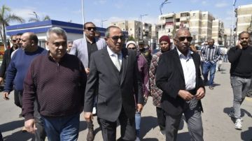 محافظ بورسعيد لسائق: انت زكي عشان بتاجر مع ربنا