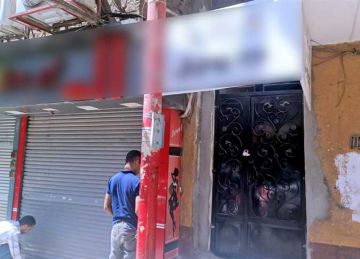 استعان بـ موديل وقدم دعاية مثيرة.. تفاصيل إغلاق محل ملابس حريمي في سوهاج (صور)