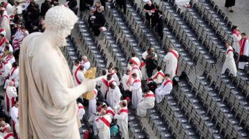 لماذا غير البابا فرنسيس طقوس الجنازة في الفاتيكان ؟