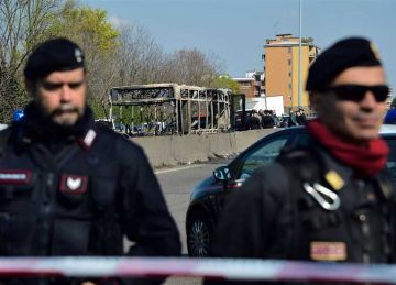 يقودها مصري .. إيطاليا تعلن تفكيك شبكة تهريب مهاجرين واعتقال 15 مصريا يقودها مصري .. إيطاليا تعلن تفكيك شبكة تهريب مهاجرين واعتقال 15 مصريا