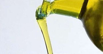 دراسة تكشف فوائد زيت الزيتون البكر الممتاز في تسكين الألم
