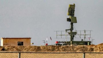 طائرات مجهولة تستهدف القاعدة الروسية في مطار حميميم بسوريا طائرات مجهولة تستهدف القاعدة الروسية في مطار حميميم بسوريا