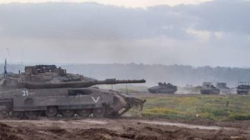 قوات الاحتلال الإسرائيلي تتوسع بريا في منطقة الشجاعية قوات الاحتلال الإسرائيلي تتوسع بريا في منطقة الشجاعية