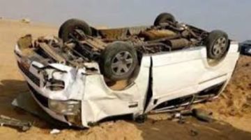 مصرع شخص وإصابة اثنين آخرين فى حادث انقلاب سيارة نقل بالقصير