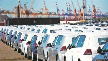 إجراء حكومي جديد بشأن مبادرة استيراد سيارات المصريين بالخارج