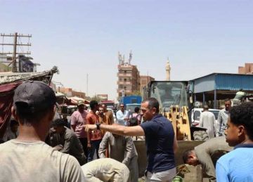 إزالة إشغالات وتعديات وتشميع محلات في حملات موسعة بأسوان