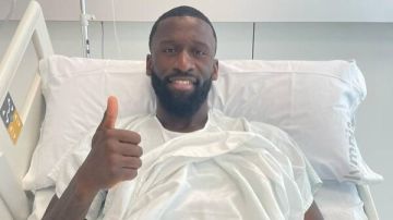 روديجر يوجه رسالة مؤثرة بعد خضوعه لجراحة ويعد بالعودة سريعا للملاعب روديجر يوجه رسالة مؤثرة بعد خضوعه لجراحة ويعد بالعودة سريعا للملاعب