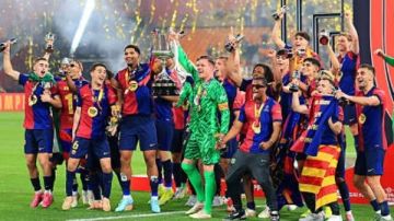 أول تعليق من بيكيه على فوز برشلونة بنهائي كأس ملك إسبانيا.. ماذا قال؟