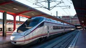 توقف حركة القطارات على مستوى إسبانيا بسبب انقطاع الكهرباء