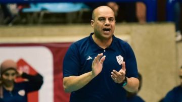 مدرب سيدات طائرة الزمالك: لاعبات الفريق يبذلن أقصى جهد للاحتفاظ بالبطولة الأفريقية مدرب سيدات طائرة الزمالك: لاعبات الفريق يبذلن أقصى جهد للاحتفاظ بالبطولة الأفريقية