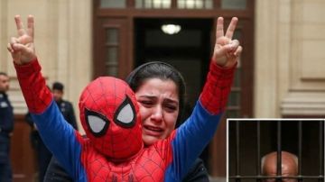 والد طالب دمنهور بعد حكم المؤبد: فخور بالسوبر مان بتاعي.. أخد حقه