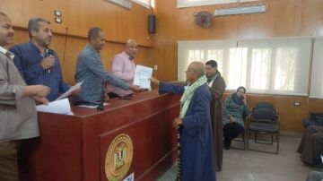 أسيوط: تسليم 65 نموذجا للتصالح النهائي في مخالفات البناء بالغنايم صور أسيوط: تسليم 65 نموذجا للتصالح النهائي في مخالفات البناء بالغنايم صور