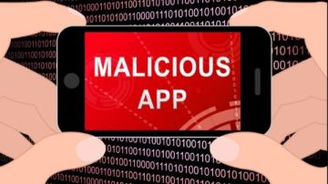 تطبيقات مزيفة تسرق بياناتك وأموالك بطريقة خبيثة.. احذر تنزيلها