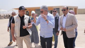 وزير السياحة والآثار يتابع حركة تدفقات الزيارات في الأهرامات