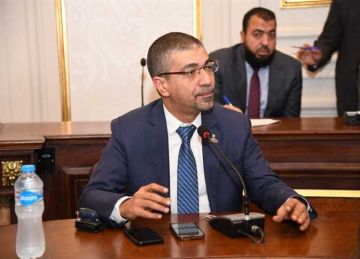 غير دستوري.. أول تعليق برلماني على حديث عمرو أديب عن هجرة الأطباء للخارج غير دستوري.. أول تعليق برلماني على حديث عمرو أديب عن هجرة الأطباء للخارج