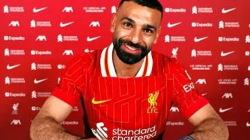 رسميا.. محمد صلاح يجدد عقده مع ليفربول حتى 2027
