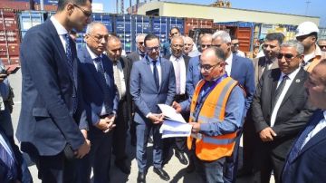 وزير الاستثمار يتفقد عددا من الجهات المعنية بالرقابة الجمركية في الإسكندرية