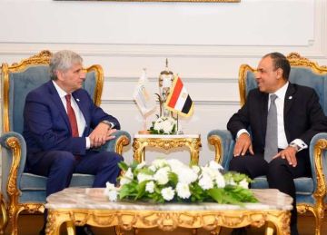 وزير الخارجية يستقبل مدير المركز الدولي لتطوير سياسات الهجرة وزير الخارجية يستقبل مدير المركز الدولي لتطوير سياسات الهجرة