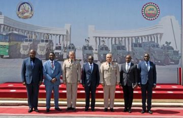  الصناعات الهندسية لإدارة المركبات بالقوات المسلحة يستقبل وفدا أوغنديا