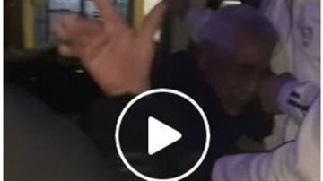 تحرش مسن في ميني باص بحي الوايلي.. فيديو بالتفاصيل الكاملة تحرش مسن في ميني باص بحي الوايلي.. فيديو بالتفاصيل الكاملة