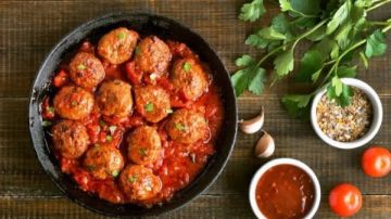 خطوة بخطوة.. طريقة عمل كفتة داود باشا للشيف نادية السيد خطوة بخطوة.. طريقة عمل كفتة داود باشا للشيف نادية السيد