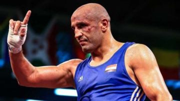 عبدالرحمن عرابي لاعب منتخب مصر للملاكمة يستغيث من تجاهل الاتحاد عبدالرحمن عرابي لاعب منتخب مصر للملاكمة يستغيث من تجاهل الاتحاد