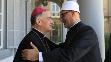 مفتي الجمهورية يقدم واجب العزاء في البابا فرنسيس بسفارة الفاتيكان بالقاهرة