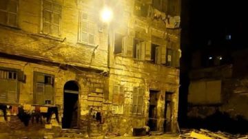 السقف وقع عليهم وهما نايمين .. تفاصيل مثيرة في واقعة عقار بحري المنهار السقف وقع عليهم وهما نايمين .. تفاصيل مثيرة في واقعة عقار بحري المنهار