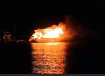 النيابة تشكل لجنة للتحقيق في أسباب حريق لنش سياحي أثناء رسوه بسفاجا