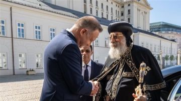 الرئيس البولندي يستقبل البابا تواضروس الثاني في القصر الرئاسي بـ وارسو