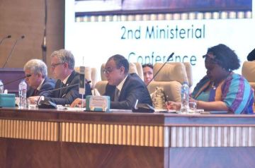 عبد العاطي: مكافحة الهجرة غير الشرعية يجب أن تراعي الجوانب الأمنية والتنموية للهجرة وتعالج أسبابها عبد العاطي: مكافحة الهجرة غير الشرعية يجب أن تراعي الجوانب الأمنية والتنموية للهجرة وتعالج أسبابها