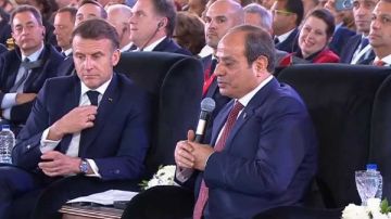 مصر فرصة واعدة.. الرئيسان السيسي وماكرون يشهدان فعاليات منتدى رجال الأعمال المصري الفرنسي مصر فرصة واعدة.. الرئيسان السيسي وماكرون يشهدان فعاليات منتدى رجال الأعمال المصري الفرنسي