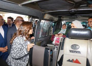 وزيرة التنمية المحلية ومحافظ القاهرة يتفقدان موقفي عبدالمنعم رياض والسيدة عائشة ومحطات وقود