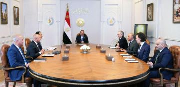 الرئيس السيسي يطلع على آخر المستجدات المتعلقة بإنشاء مجمع ألستوم الصناعي بمدينة برج العرب