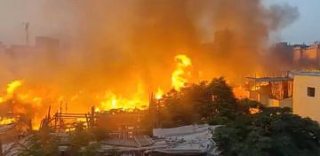 اندلاع حريق بمخزن أخشاب بمنطقة الشرابية بالقاهرة