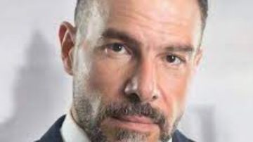 محمد خميس: بدايتي كانت من مسرح الجامعة.. وخالد جلال رشحني لـ ألف مبروك محمد خميس: بدايتي كانت من مسرح الجامعة.. وخالد جلال رشحني لـ ألف مبروك