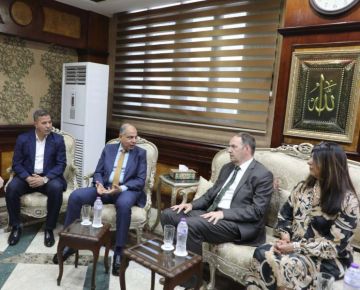 محافظ المنيا يستقبل السفير البلجيكي وزوجته لبحث سبل التعاون.. صور