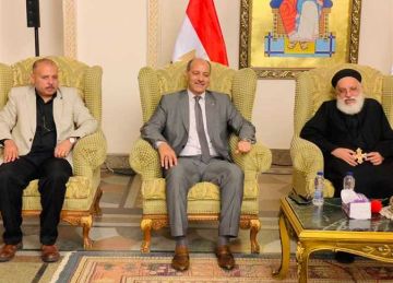 وفد من تعليم الإسكندرية يزور الكاتدرائية للتهنئة بعيد القيامة المجيد.. والوكيل البابوى يستقبل المهنئين (صور)
