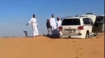 إنقاذ عائلة سعودية فقدت في صحراء حلبان بالرياض بعد 24 ساعة من اختفائها شاهد