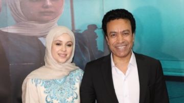 بالصور.. أول ظهور لزوجة سامح حسين تدعمه في العرض الخاص لفيلم استنساخ