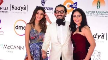 لوالدته وزوجته.. أحمد حلمي يهدي تكريم مالمو الى 4 نساء مؤثرة في حياته لوالدته وزوجته.. أحمد حلمي يهدي تكريم مالمو الى 4 نساء مؤثرة في حياته